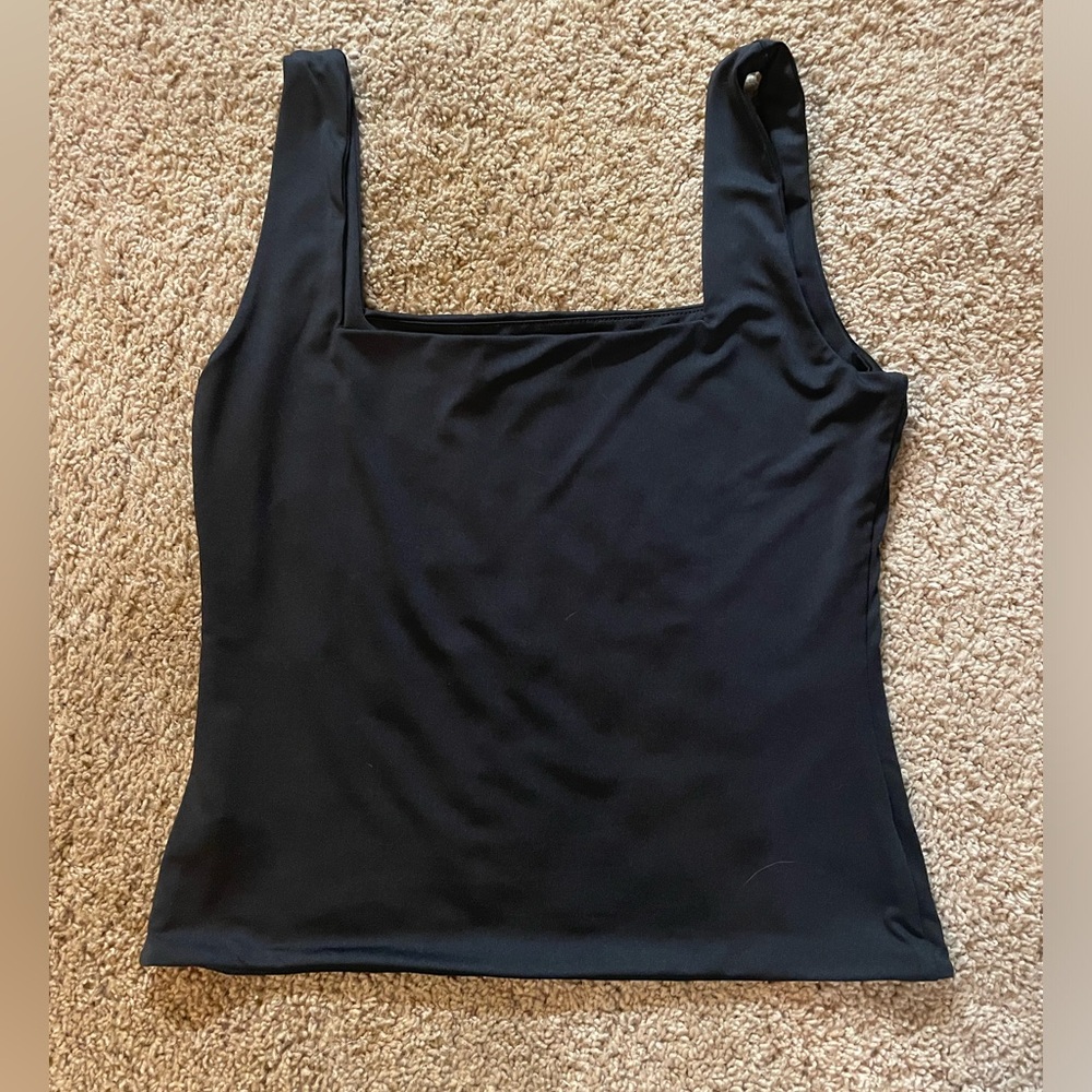 Black tank top - Picture 4 of 8